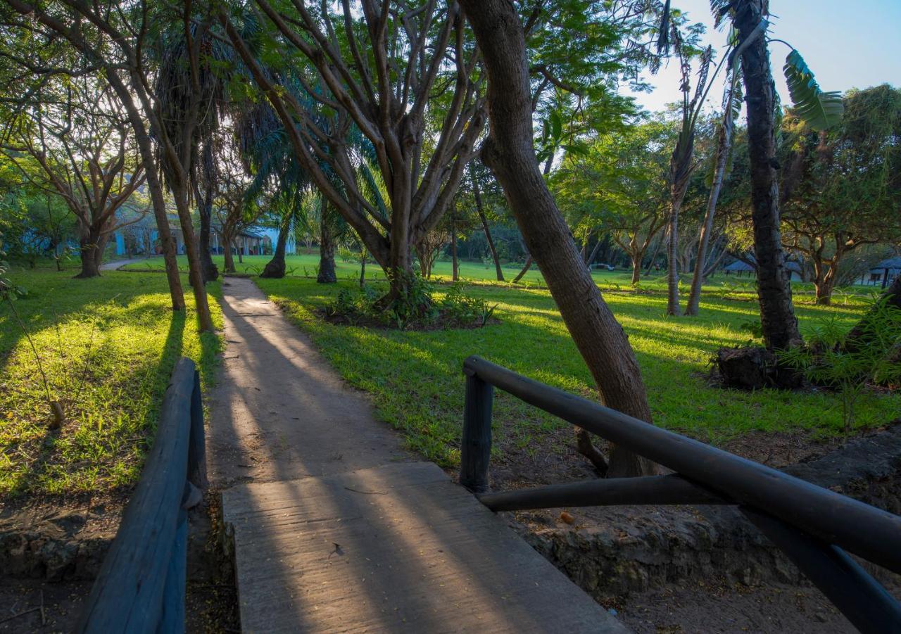 Amani Beach Resort Kutani Ngoại thất bức ảnh